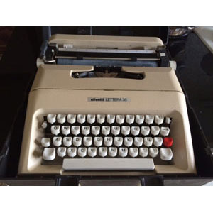 REGALO maquina de escribir olivetti lettera 35
